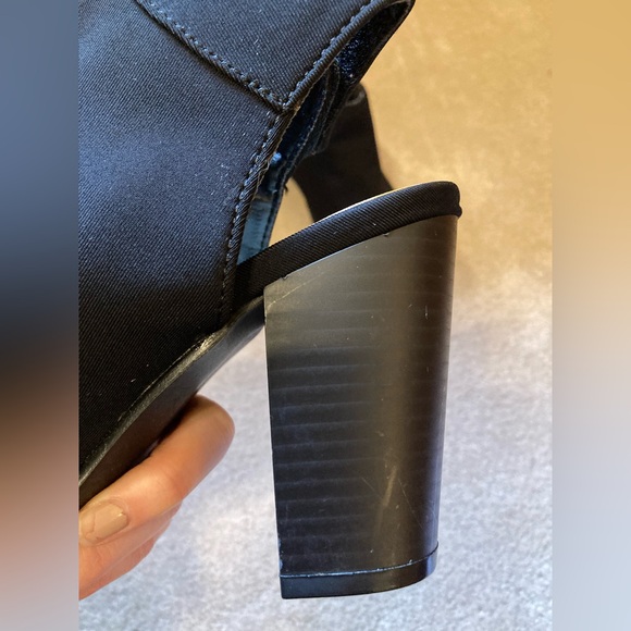 Chinese Laundry black fabric velcro strap ankle bootie heels - Picture 5 of 8